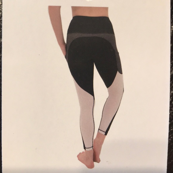 Active Life Color Blocked Mesh Leggings 